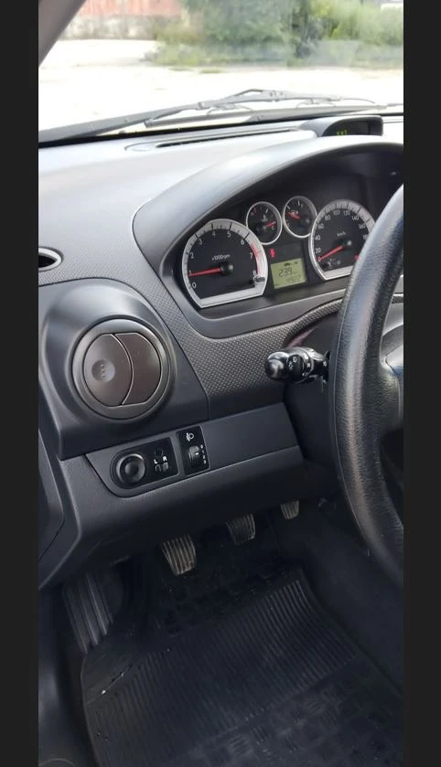 Chevrolet Aveo 1.4 16v, снимка 16 - Автомобили и джипове - 54659078