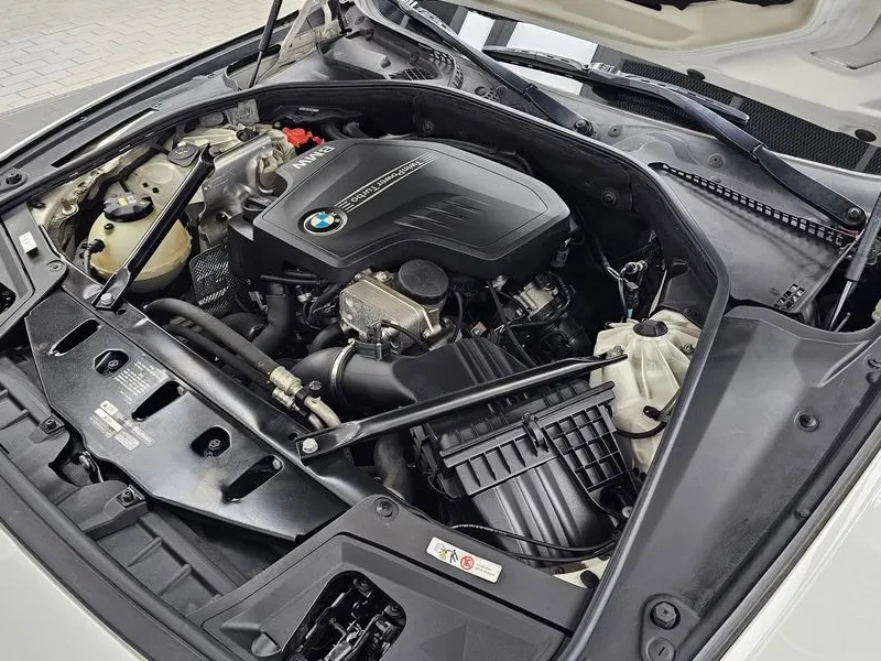 BMW 528 i, снимка 6 - Автомобили и джипове - 55146037