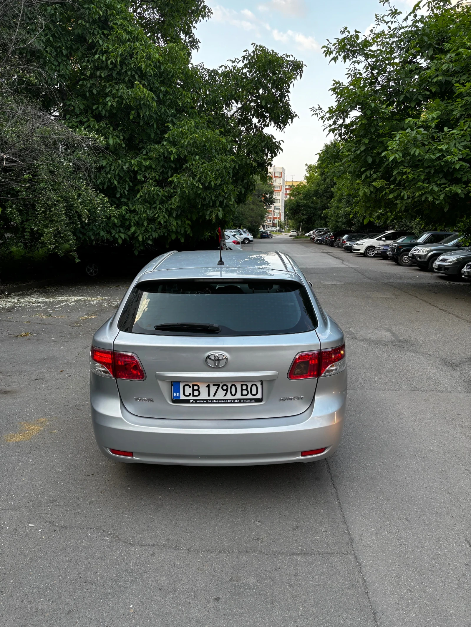 Toyota Avensis 2.0 - изображение 4