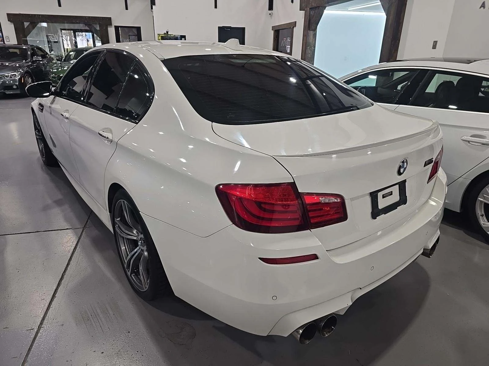 BMW M5  - изображение 2