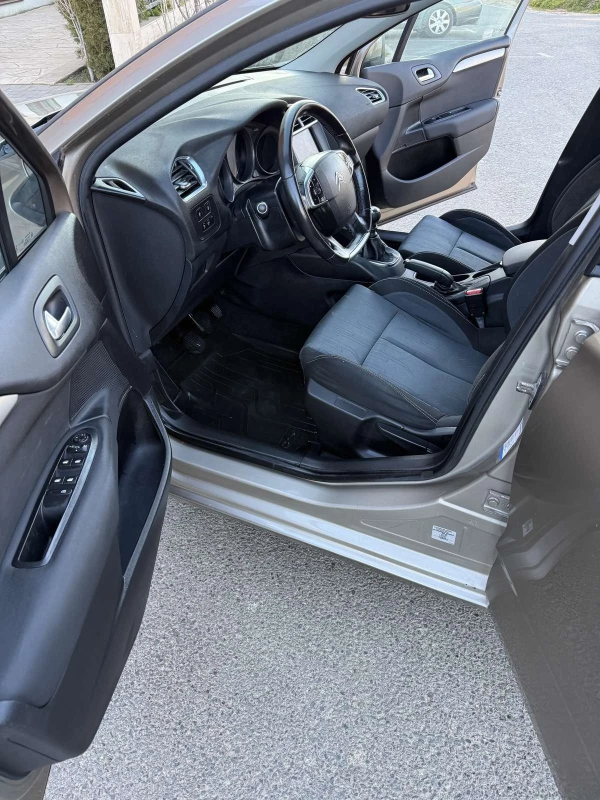 Citroen C4, снимка 6 - Автомобили и джипове - 53813327