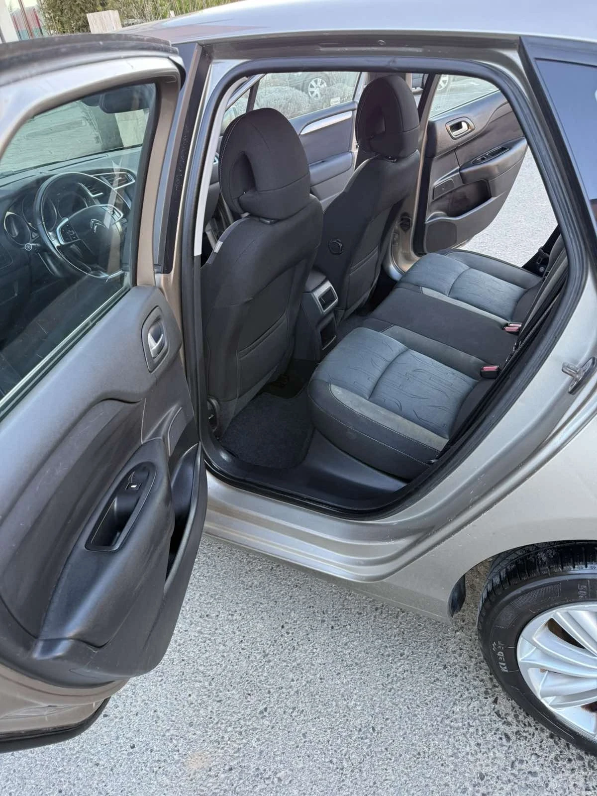 Citroen C4, снимка 8 - Автомобили и джипове - 53813327