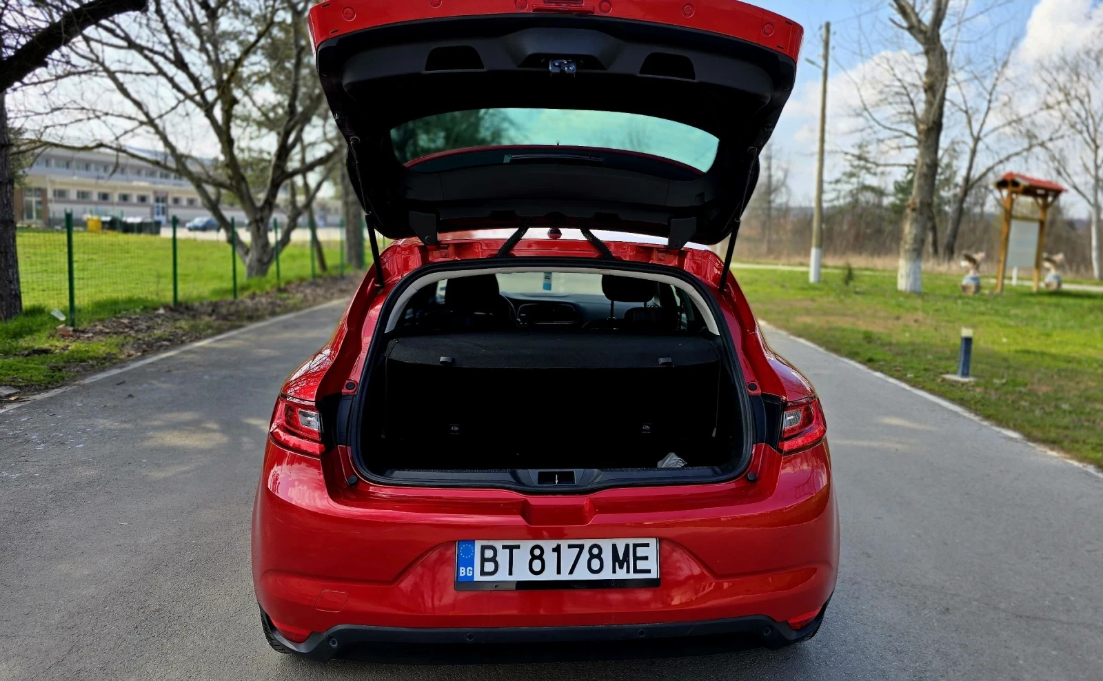 Renault Megane LIMITED, снимка 11 - Автомобили и джипове - 53865646