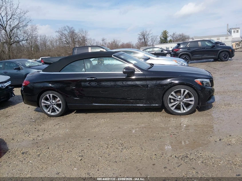 Mercedes-Benz C 300 2.0l 4Matic, снимка 13 - Автомобили и джипове - 54097944