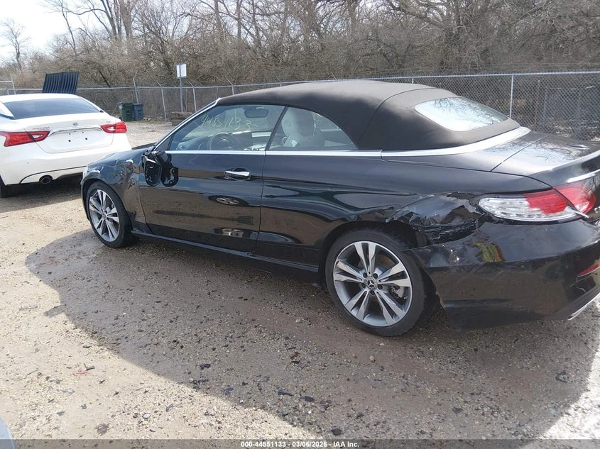 Mercedes-Benz C 300 2.0l 4Matic, снимка 6 - Автомобили и джипове - 54097944