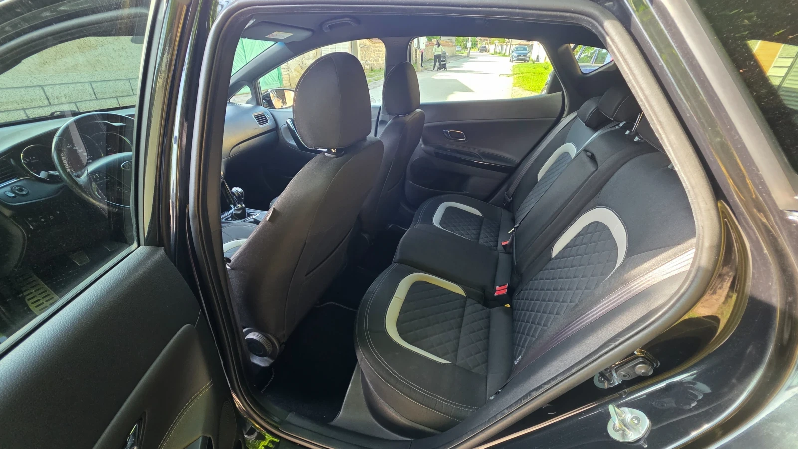 Kia Ceed GT, снимка 14 - Автомобили и джипове - 54673527