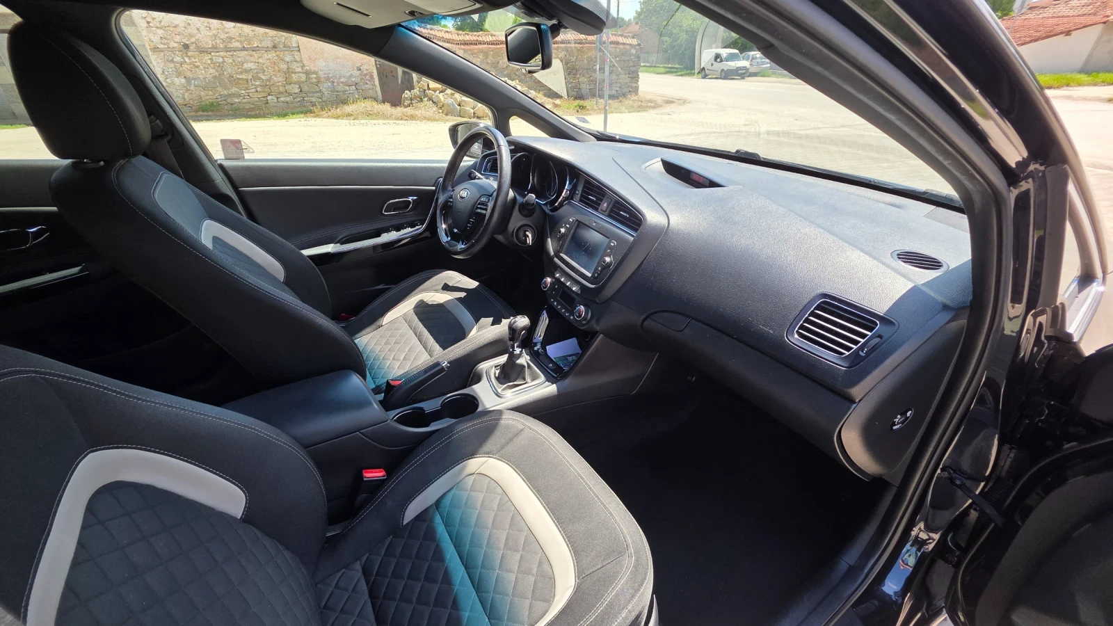 Kia Ceed GT, снимка 4 - Автомобили и джипове - 54673527