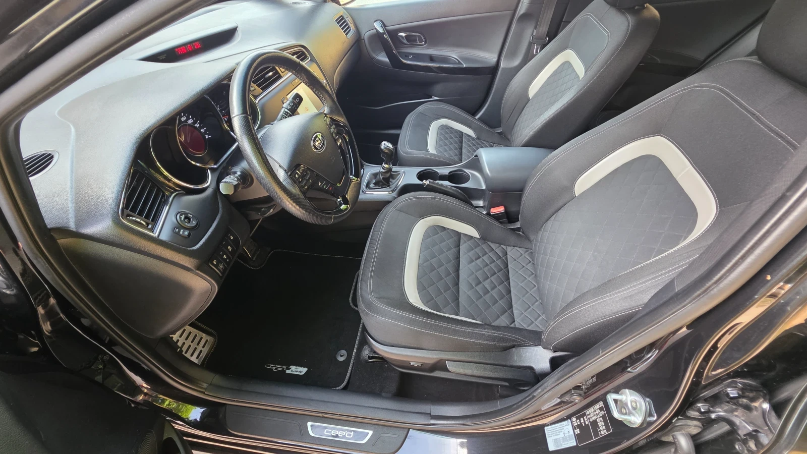 Kia Ceed GT, снимка 13 - Автомобили и джипове - 54673527