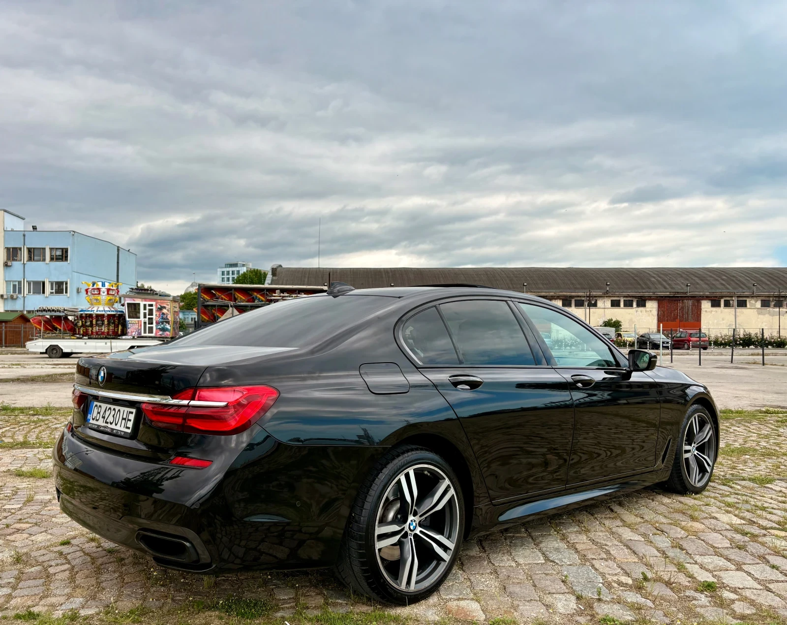 BMW 740 BMW 740D M-SPORT B&W 360* 3xTV , снимка 3 - Автомобили и джипове - 54703746