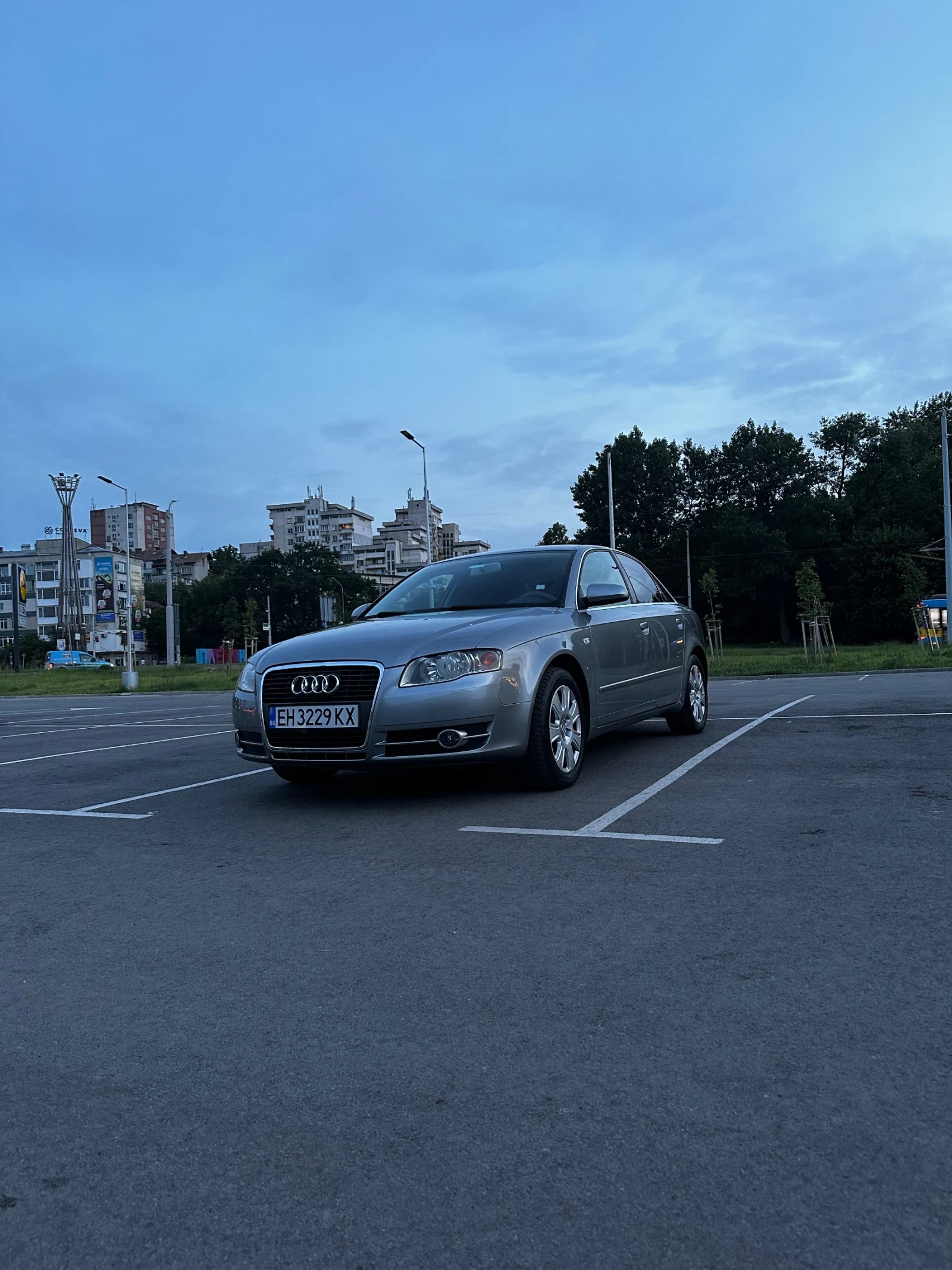 Audi A4, снимка 2 - Автомобили и джипове - 54984356