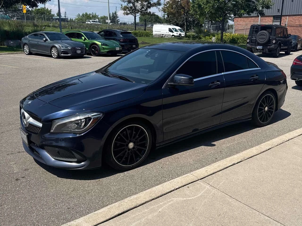Mercedes-Benz CLA 250 * AMG PACK* ГЛАВНО ПРЕДСТАВИТЕЛСТВО НА PORSCHE*  