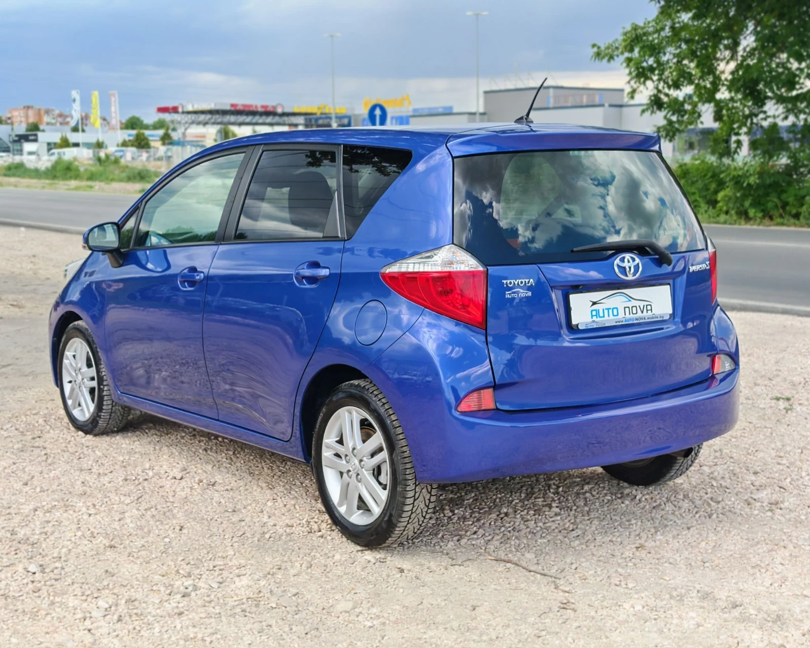 Toyota Verso S 1.3 БЕНЗИН 99 К.С. АВТОМАТ! ПАНОРАМА! БЕЗ АНАЛОГ!!, снимка 7 - Автомобили и джипове - 55406699