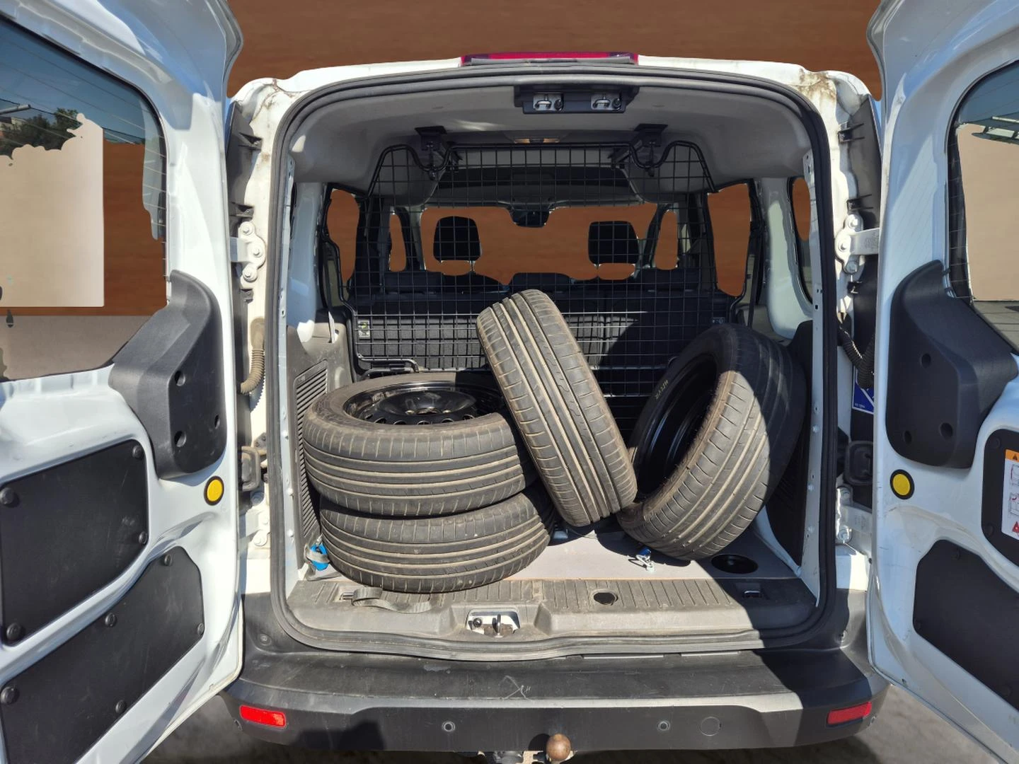 Ford Connect 1.5 EcoBlue, снимка 12 - Автомобили и джипове - 55533776