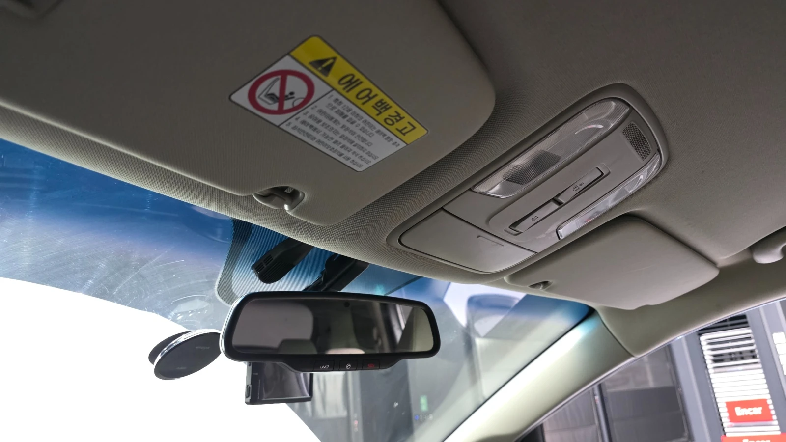 Kia Carnival DELUXE 2.2* ПОДГРЕВ СЕДАЛКИ * hellascars.bg * , снимка 16 - Автомобили и джипове - 55596358