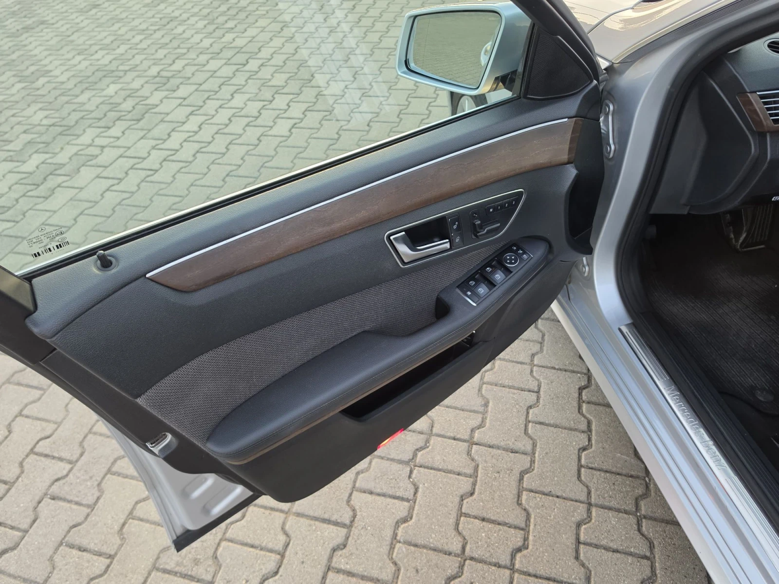 Mercedes-Benz E 350, снимка 14 - Автомобили и джипове - 55981606