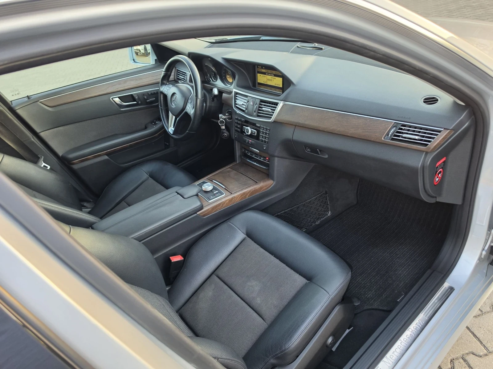 Mercedes-Benz E 350, снимка 11 - Автомобили и джипове - 55981606