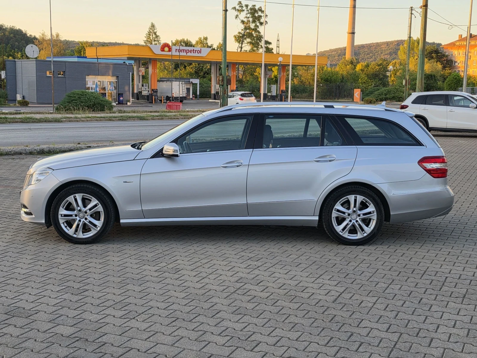 Mercedes-Benz E 350, снимка 7 - Автомобили и джипове - 55981606