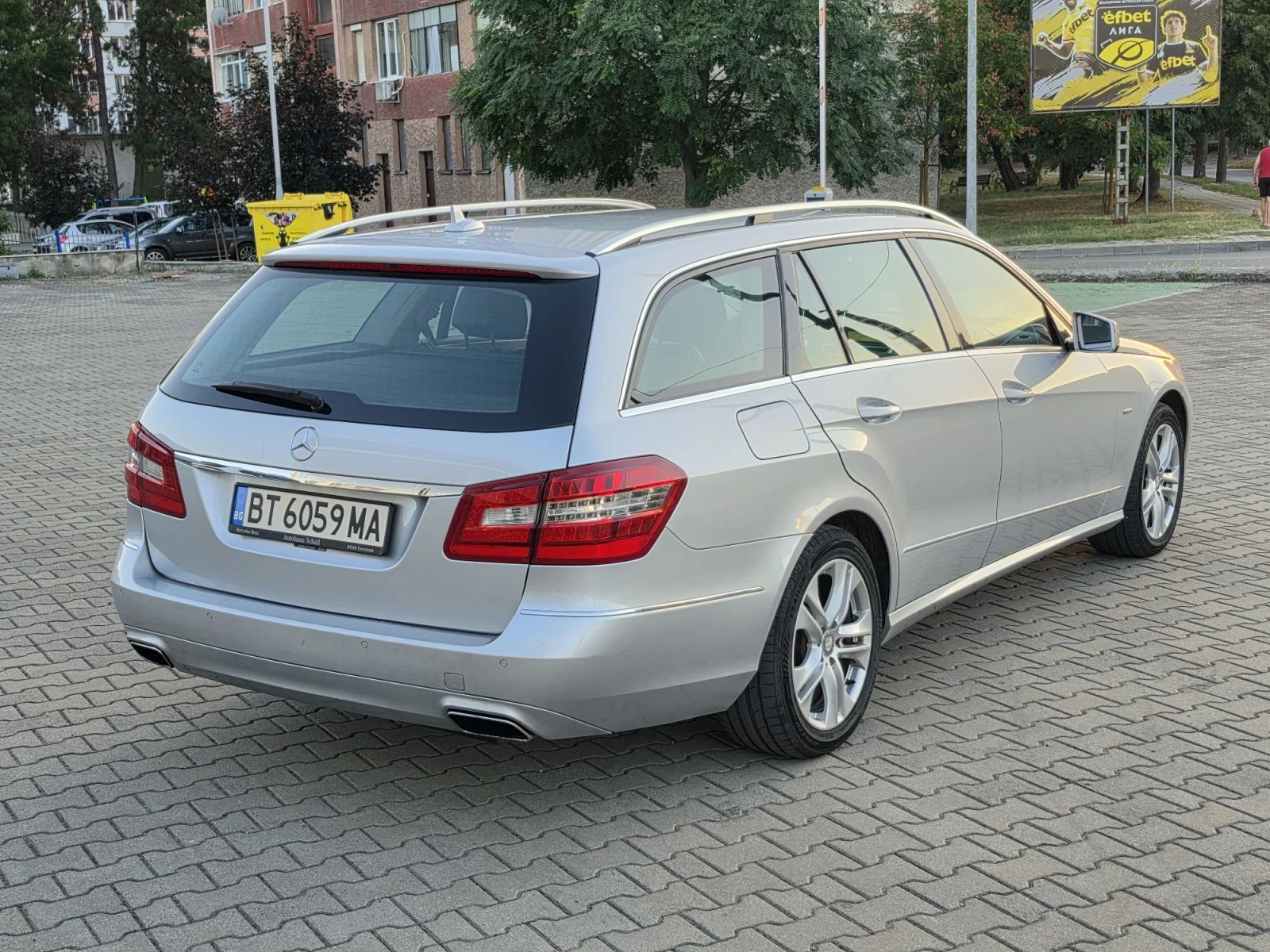 Mercedes-Benz E 350, снимка 4 - Автомобили и джипове - 55981606