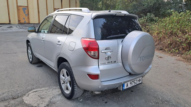 Toyota Rav4, снимка 5 - Автомобили и джипове - 47429541