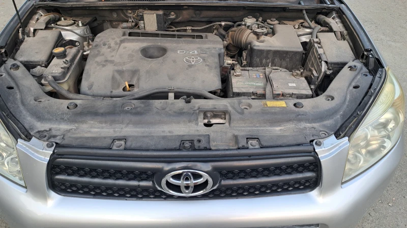 Toyota Rav4, снимка 16 - Автомобили и джипове - 47429541