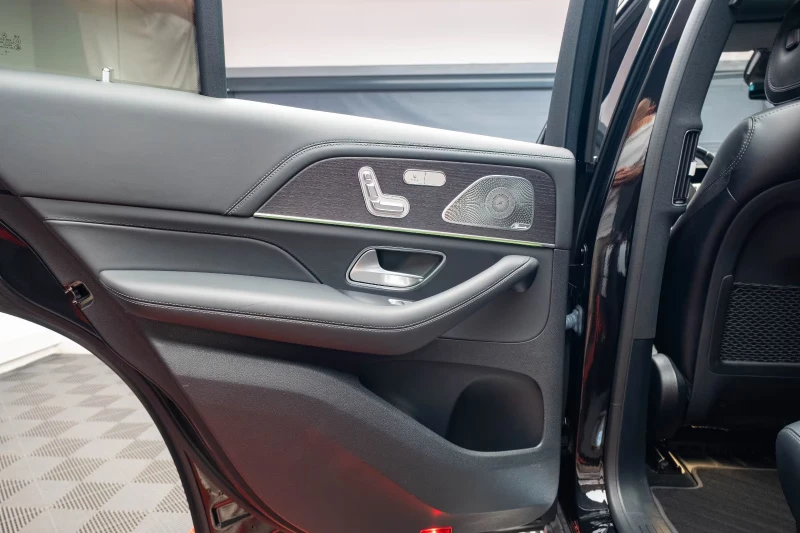 Mercedes-Benz GLE 53 4MATIC AMG/435HP/PANO/MASSAGE/BURM/HUD/CAM/MEMO/NAVI/217g, снимка 15 - Автомобили и джипове - 51497904