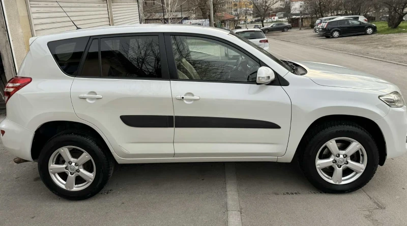 Toyota Rav4 2.0i AVTOMATIK FACE SWISS, снимка 7 - Автомобили и джипове - 52976456