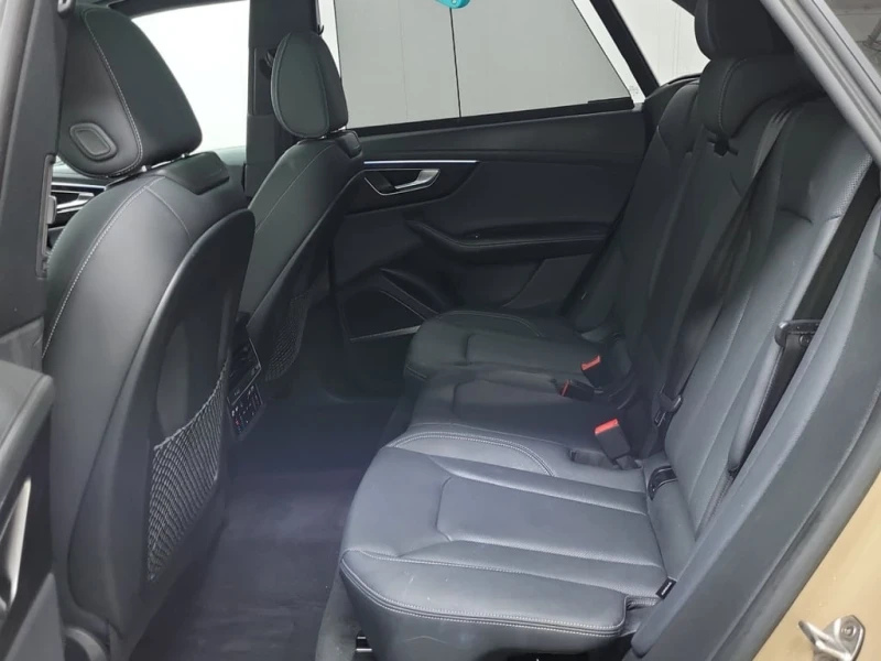 Audi Q8 55tfsi * TECHNIK * CARFAX * 360 камера * Head-Up *, снимка 11 - Автомобили и джипове - 53412687