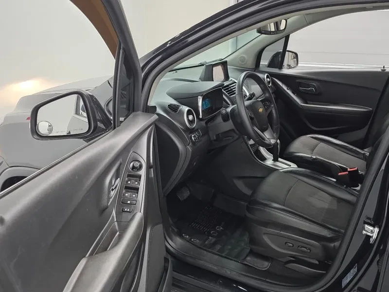 Chevrolet Trax 1.4, снимка 11 - Автомобили и джипове - 54327831