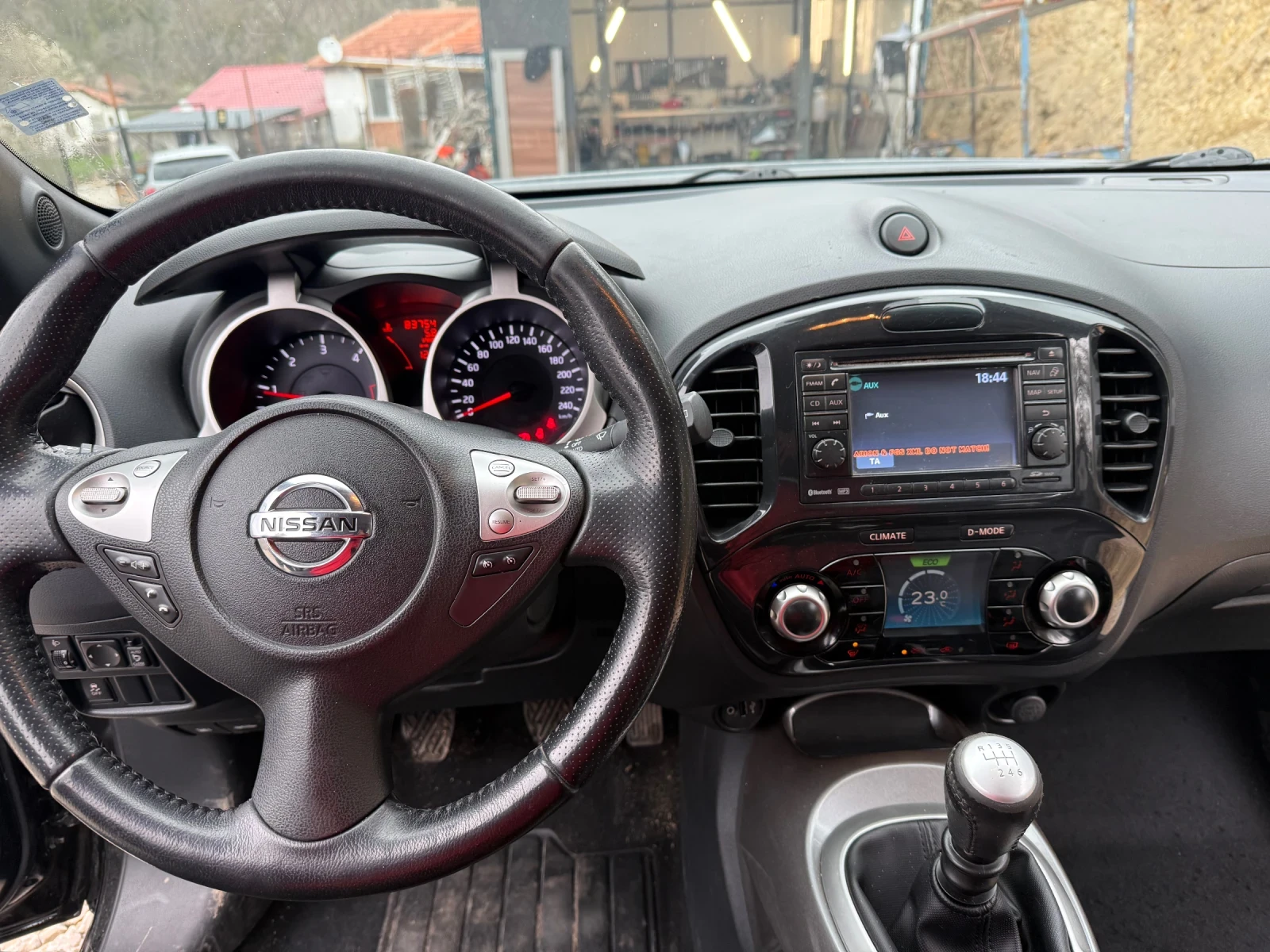 Nissan Juke, снимка 6 - Автомобили и джипове - 54207459