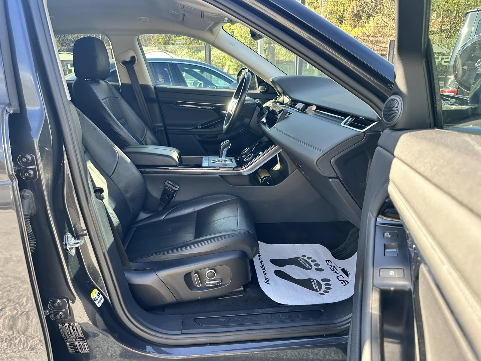 Land Rover Range Rover Evoque R-Dynamic /CAMERA 360/ NAVI/ , снимка 10 - Автомобили и джипове - 54326014