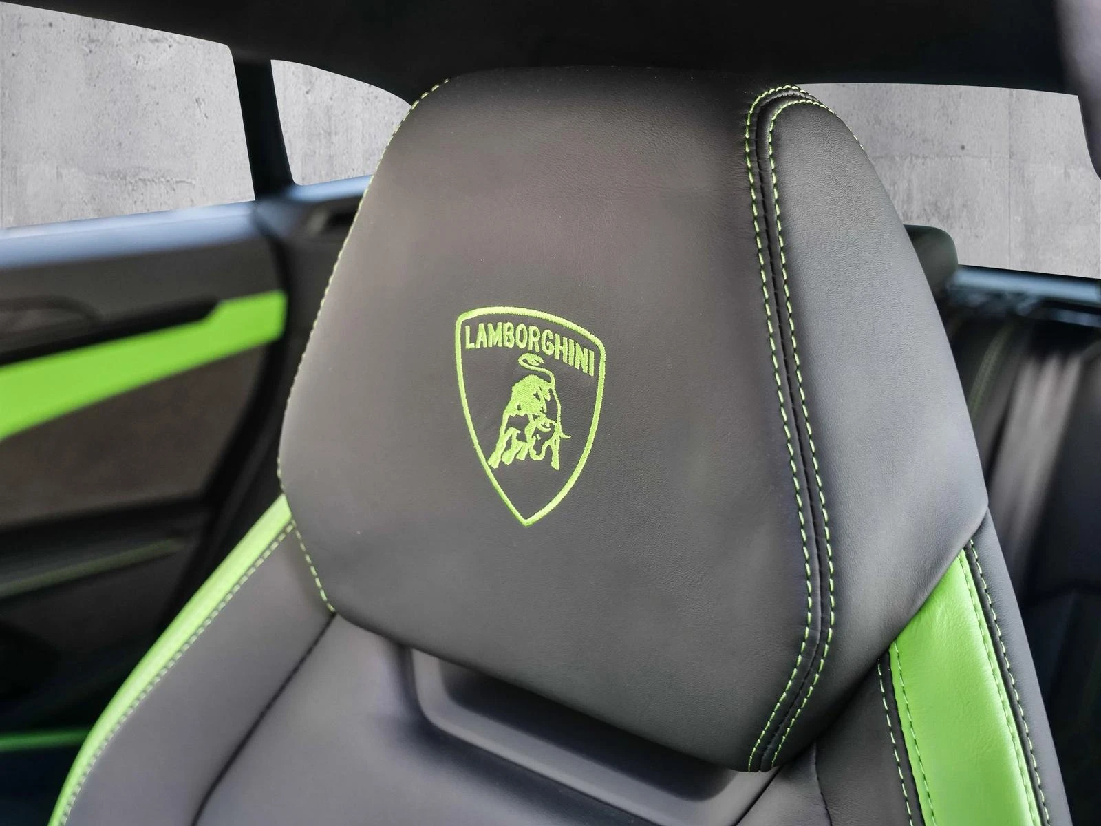 Lamborghini Urus SE / FACELIFT / PLUG-IN / CARBON / B&O / HUD /, снимка 9 - Автомобили и джипове - 54878949