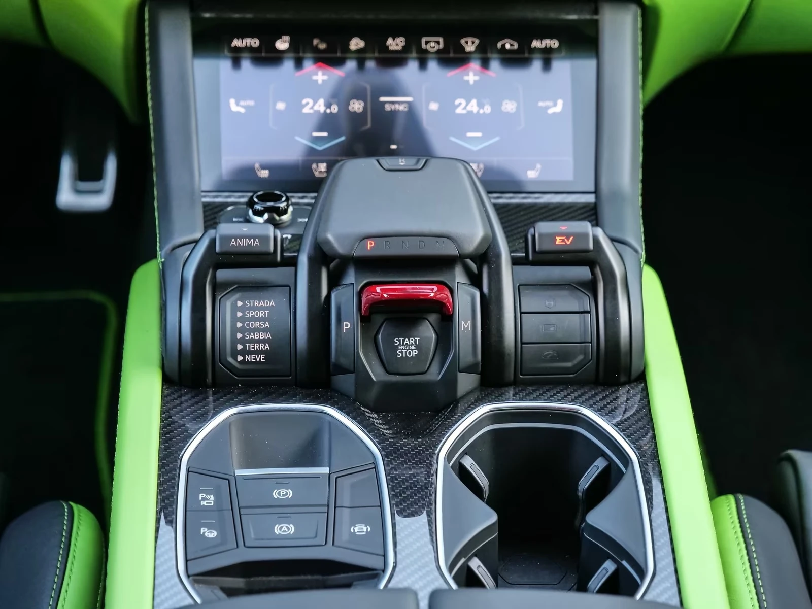 Lamborghini Urus SE / FACELIFT / PLUG-IN / CARBON / B&O / HUD /, снимка 12 - Автомобили и джипове - 54878949