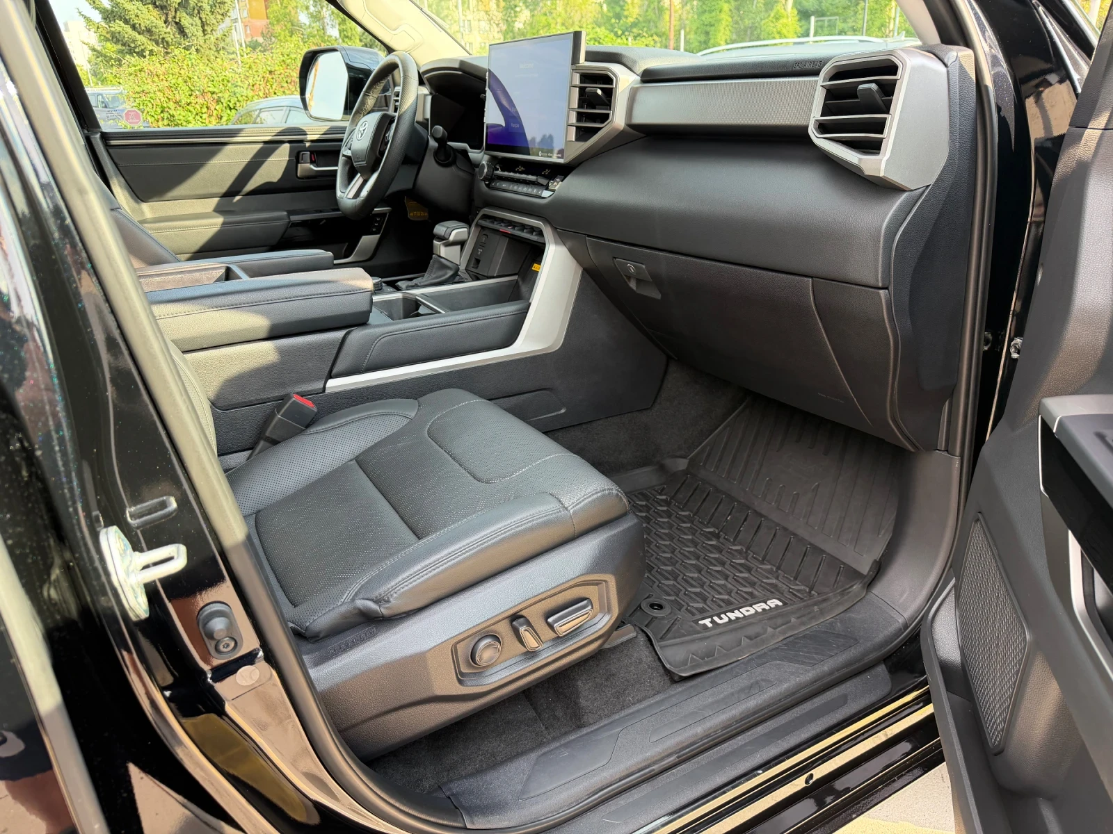 Toyota Tundra LIMITED , снимка 16 - Автомобили и джипове - 55047624