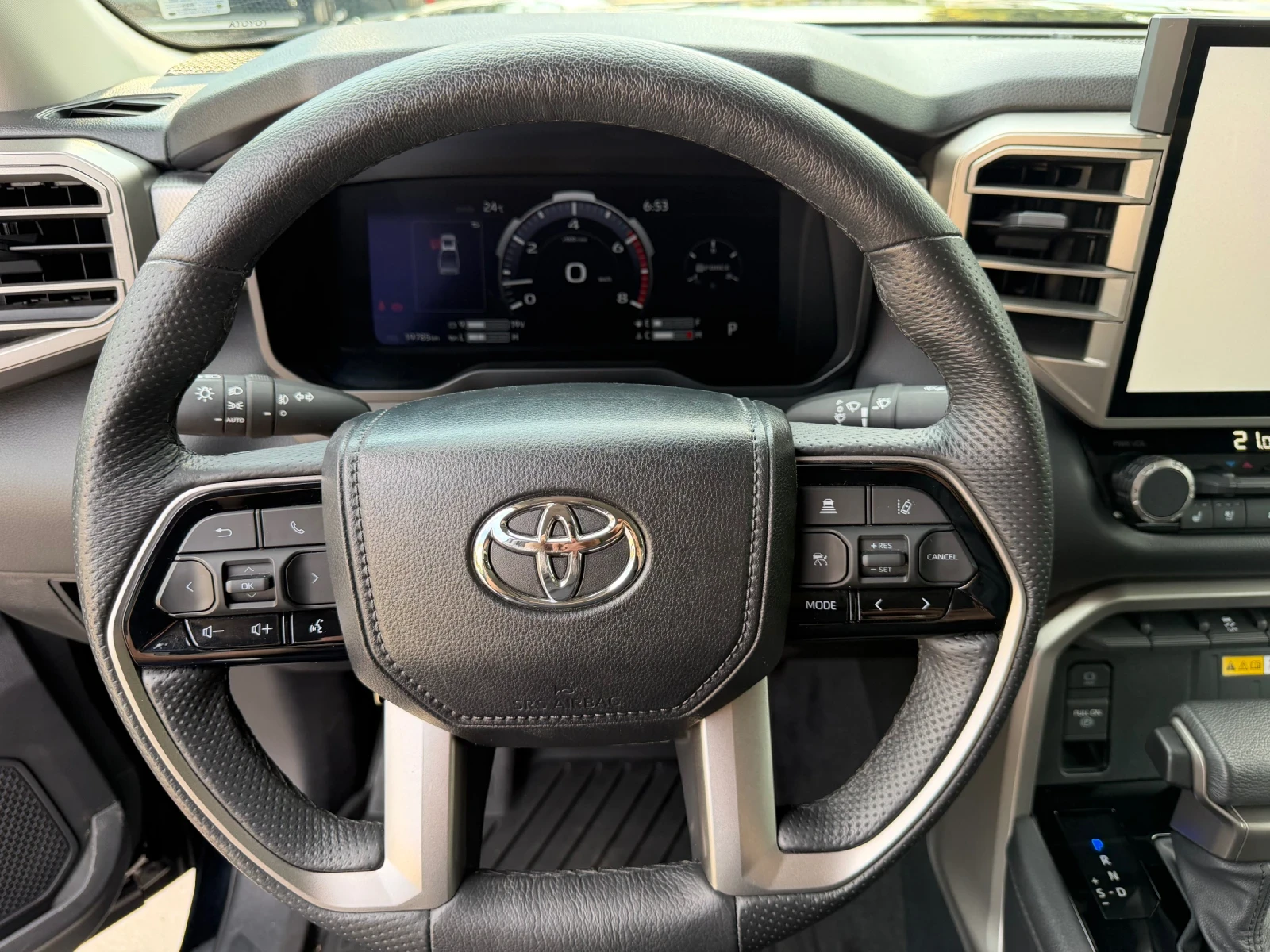 Toyota Tundra LIMITED , снимка 10 - Автомобили и джипове - 55047624