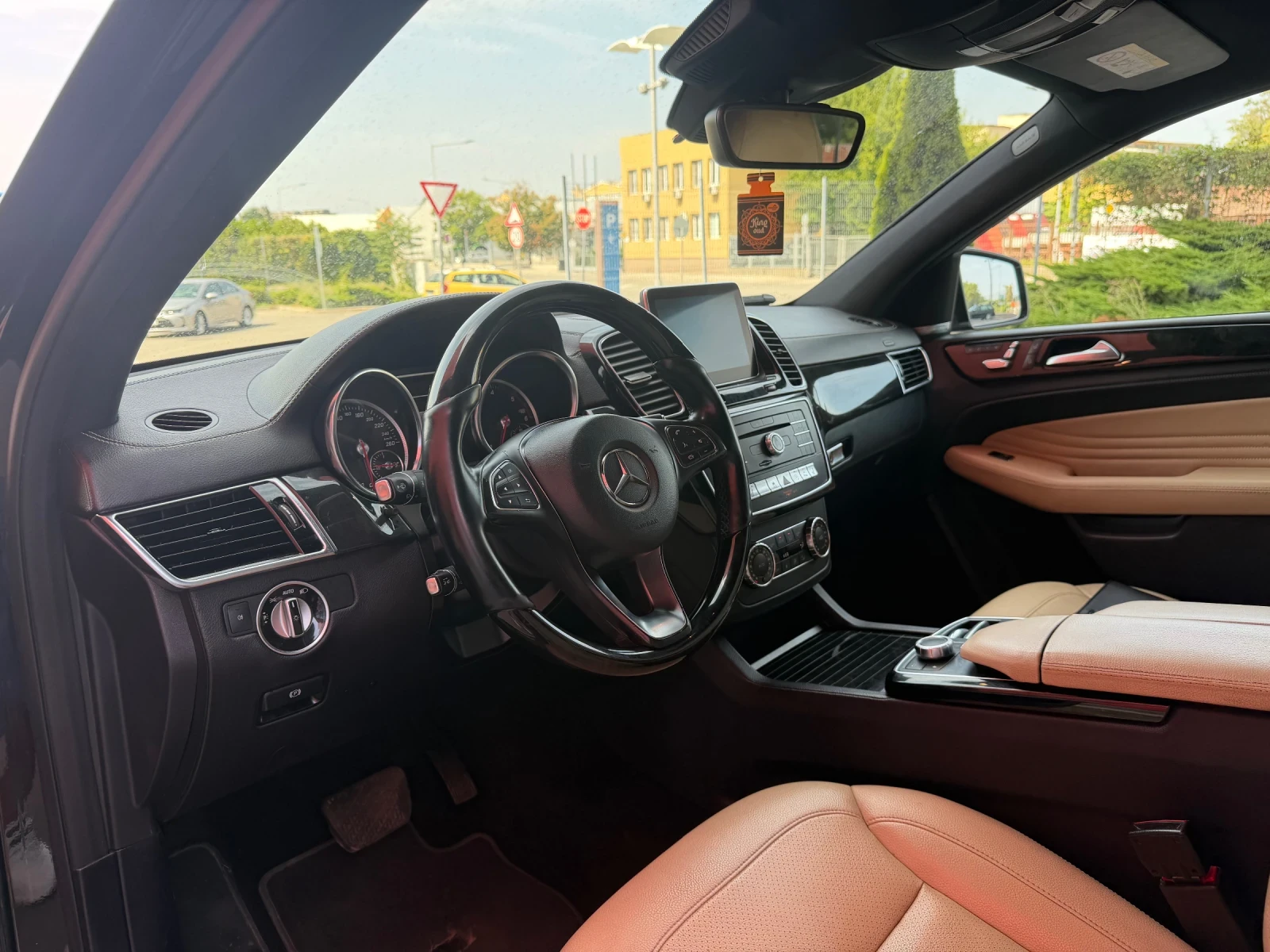 Mercedes-Benz GLE Coupe AMG* НА* ПРУЖИНИ* LED, снимка 11 - Автомобили и джипове - 55874892