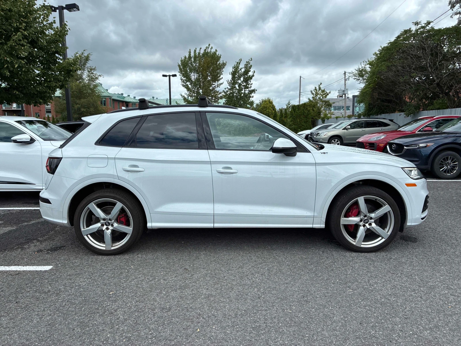 Audi SQ5 * TECHNIK * 360 CAM * CARFAX * , снимка 4 - Автомобили и джипове - 56012856