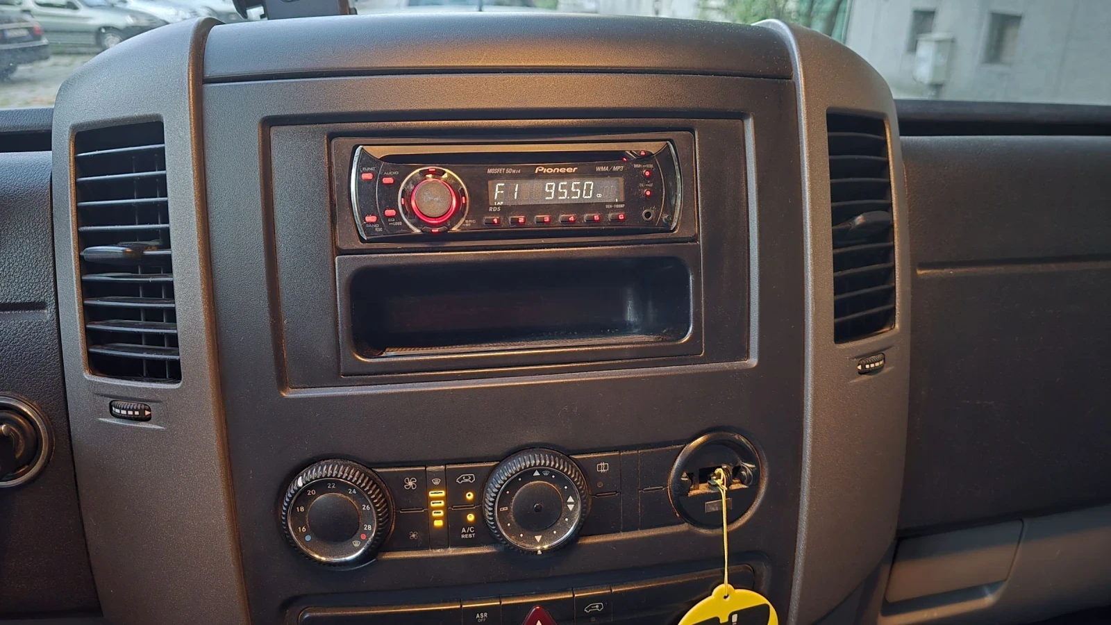 VW Crafter, снимка 11 - Бусове и автобуси - 54982926