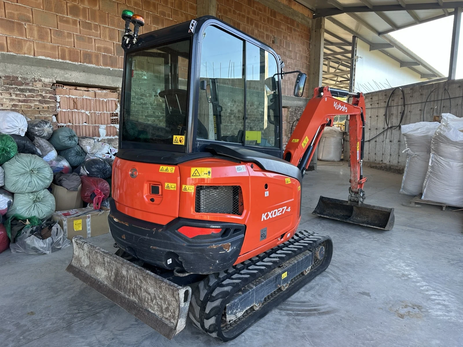Багер Kubota KX27-4 - изображение 4