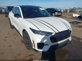������ Ford Mustang