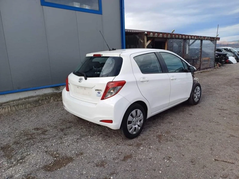 Toyota Yaris 1.0i-на части, снимка 2 - Автомобили и джипове - 46763257