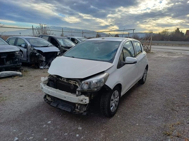 Toyota Yaris 1.0i-на части, снимка 4 - Автомобили и джипове - 46763257