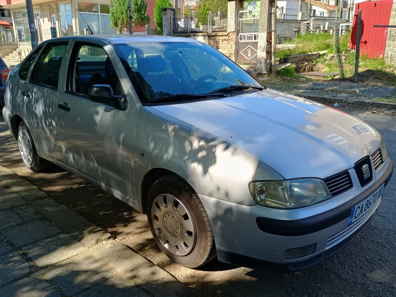 Seat Cordoba, снимка 4 - Автомобили и джипове - 47332793