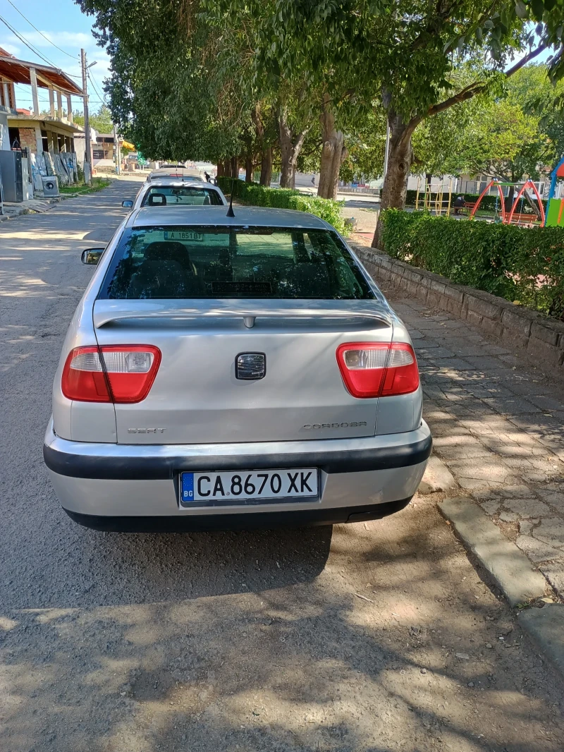 Seat Cordoba, снимка 2 - Автомобили и джипове - 47332793