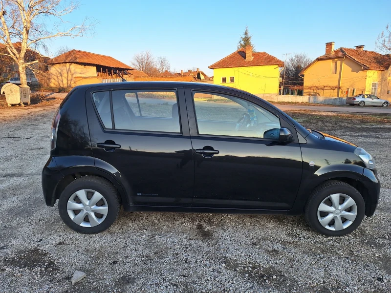 Daihatsu Sirion, снимка 6 - Автомобили и джипове - 48371126