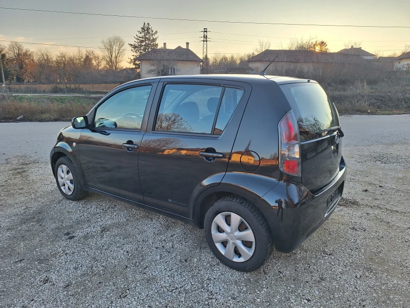 Daihatsu Sirion, снимка 8 - Автомобили и джипове - 48371126