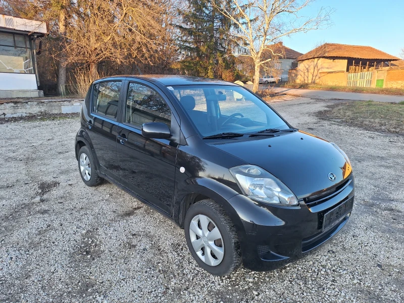 Daihatsu Sirion, снимка 2 - Автомобили и джипове - 48371126