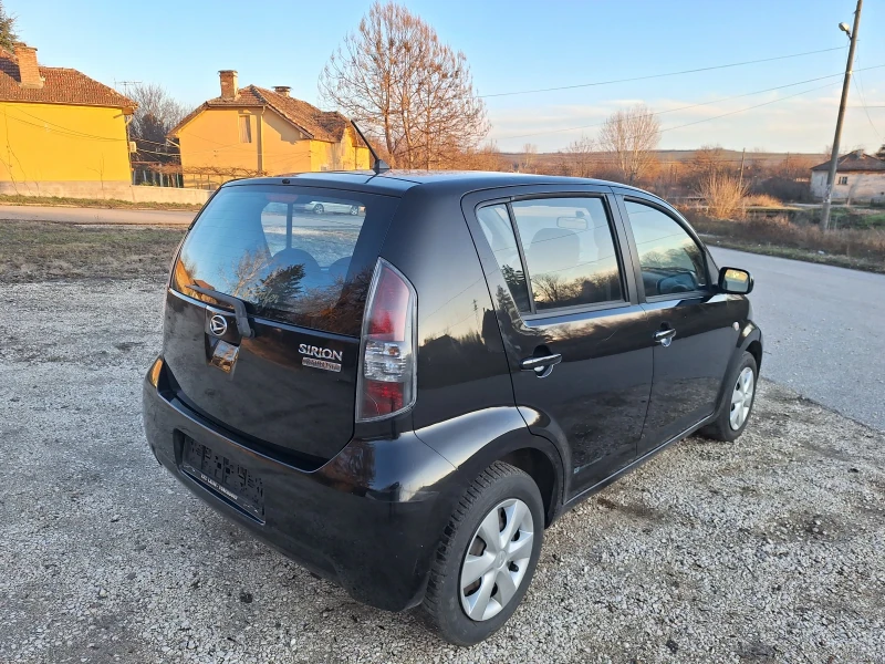 Daihatsu Sirion, снимка 10 - Автомобили и джипове - 48371126