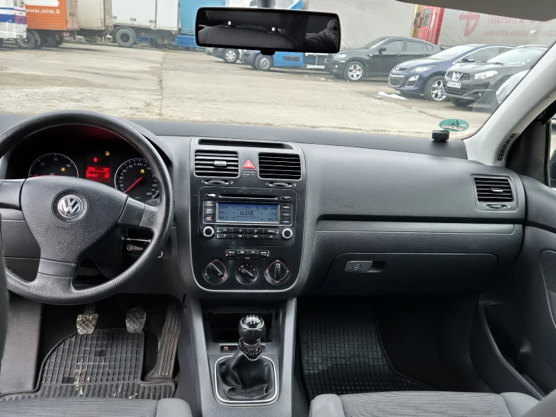 VW Golf 1.9 TDI 105, снимка 9 - Автомобили и джипове - 49306053