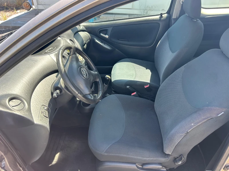 Toyota Yaris 1.4D-4D, снимка 7 - Автомобили и джипове - 52479945