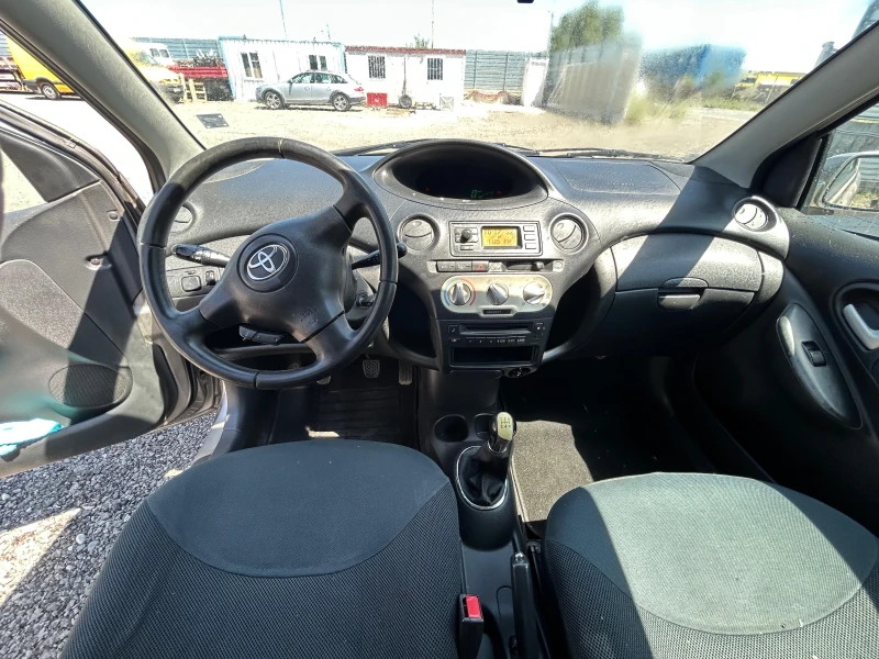 Toyota Yaris 1.4D-4D, снимка 5 - Автомобили и джипове - 52479945